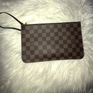 LOUIS VUITTON NEVERFUL WRISTLET